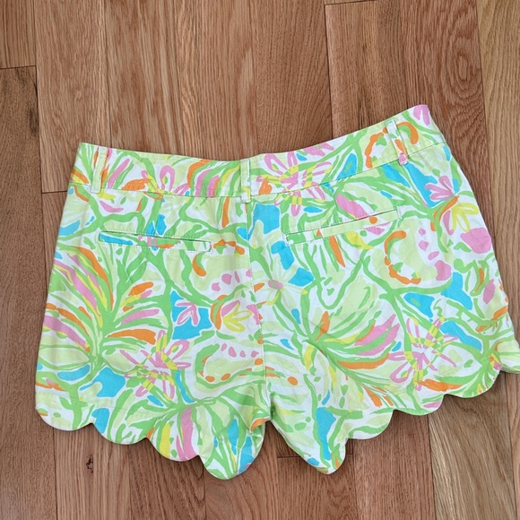EUC Lilly Pultizer Floral Women's Shorts - Picture 4 of 4
